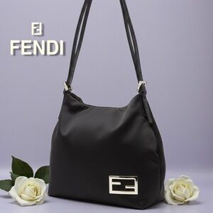 Fendi Authentic BORSA Micro Black Shoulder Bag in
Excellent Used Condition!
